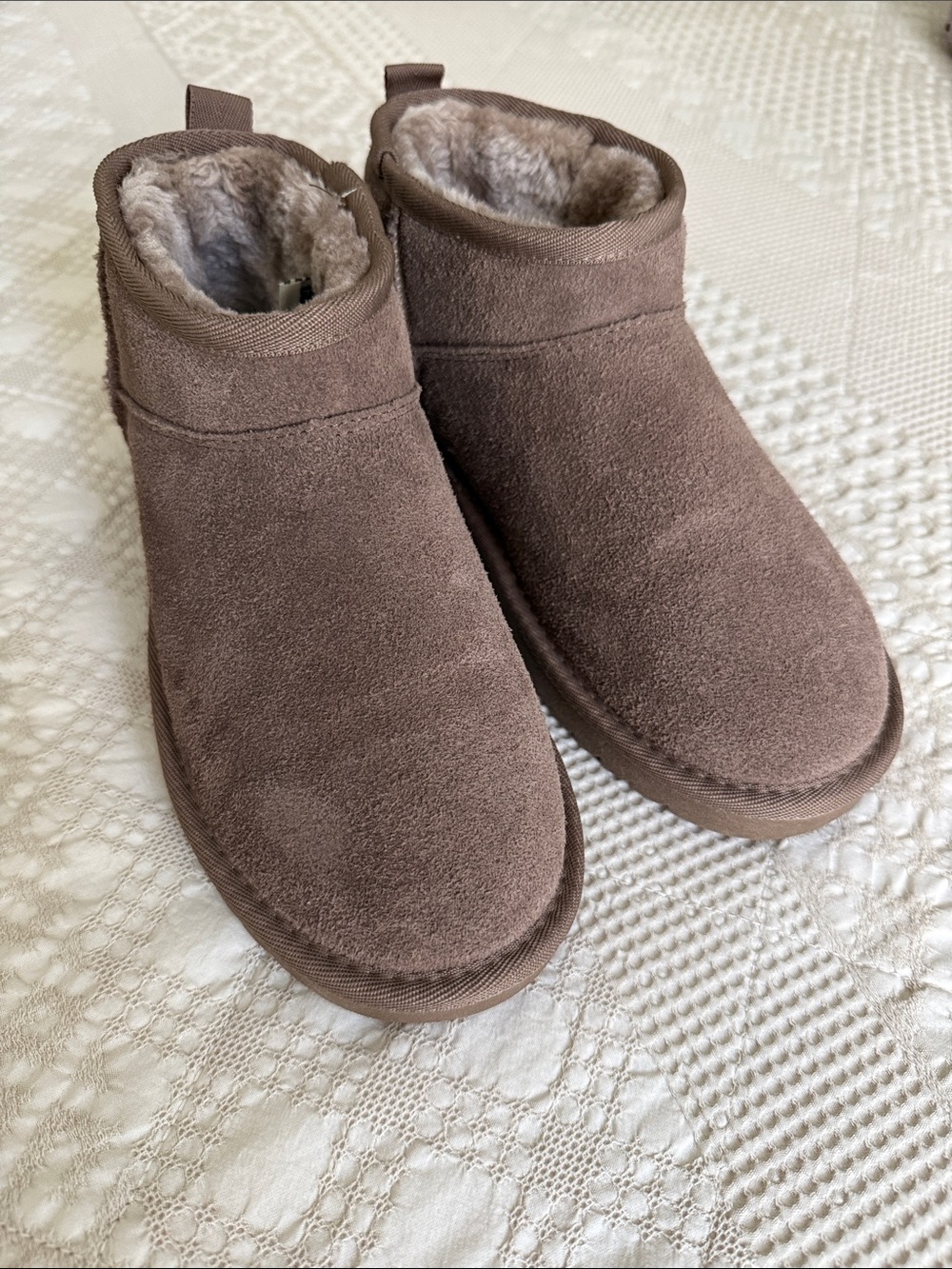 Cushionaire size 7.5 Women's Faux-Suede Ankle Booties in Brown